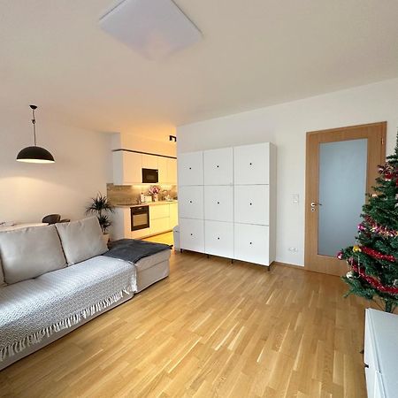 Apartment With Free Parking In Prague Exterior photo