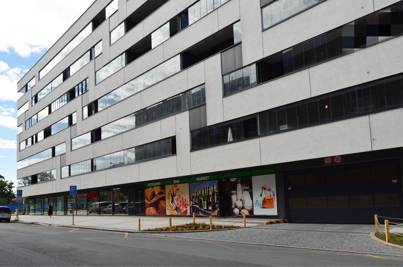 Apartment With Free Parking In Prague Exterior photo